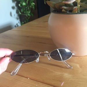 VINTAGE SUNGLASSES